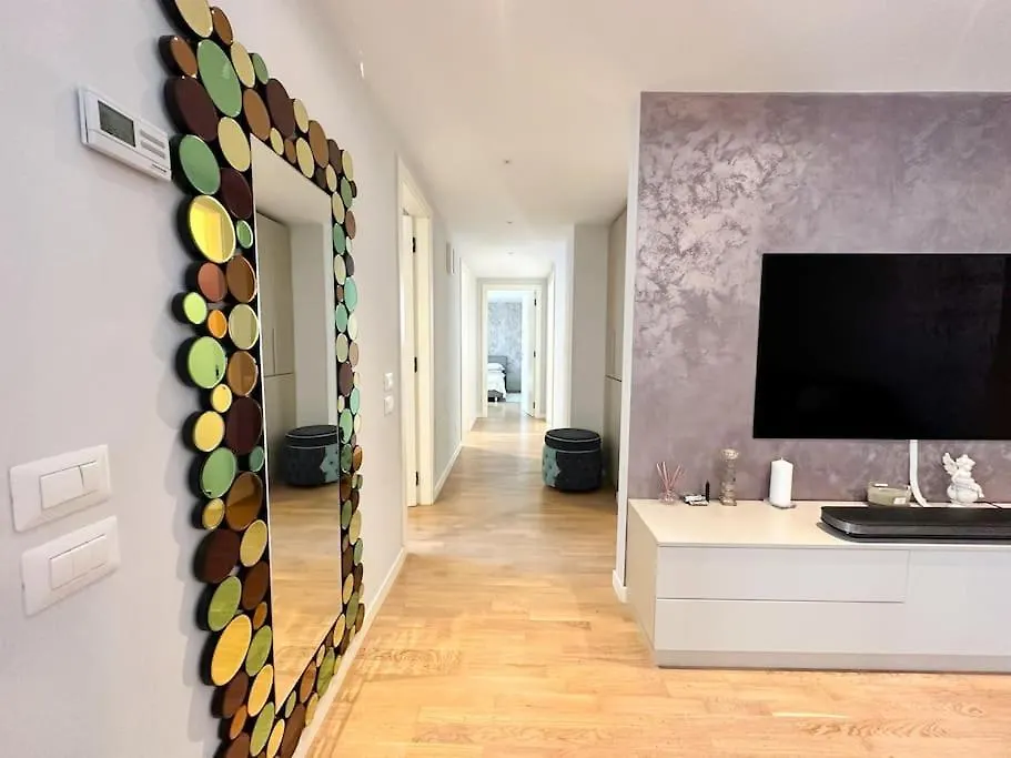 Stunning Apartment Herastrau 3Br Bucharest
