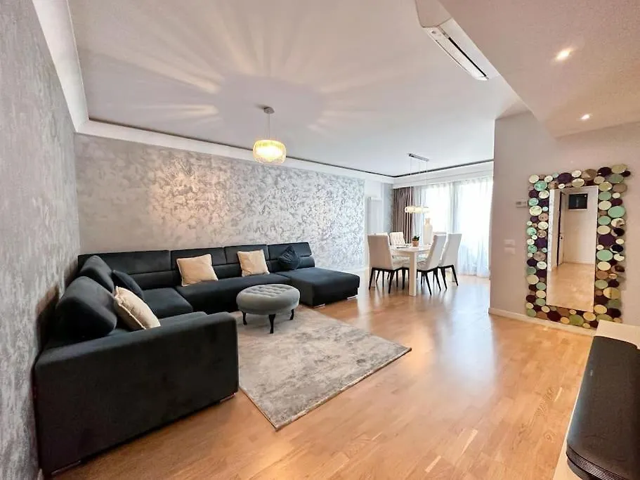 Stunning Apartment Herastrau 3Br Bucharest
