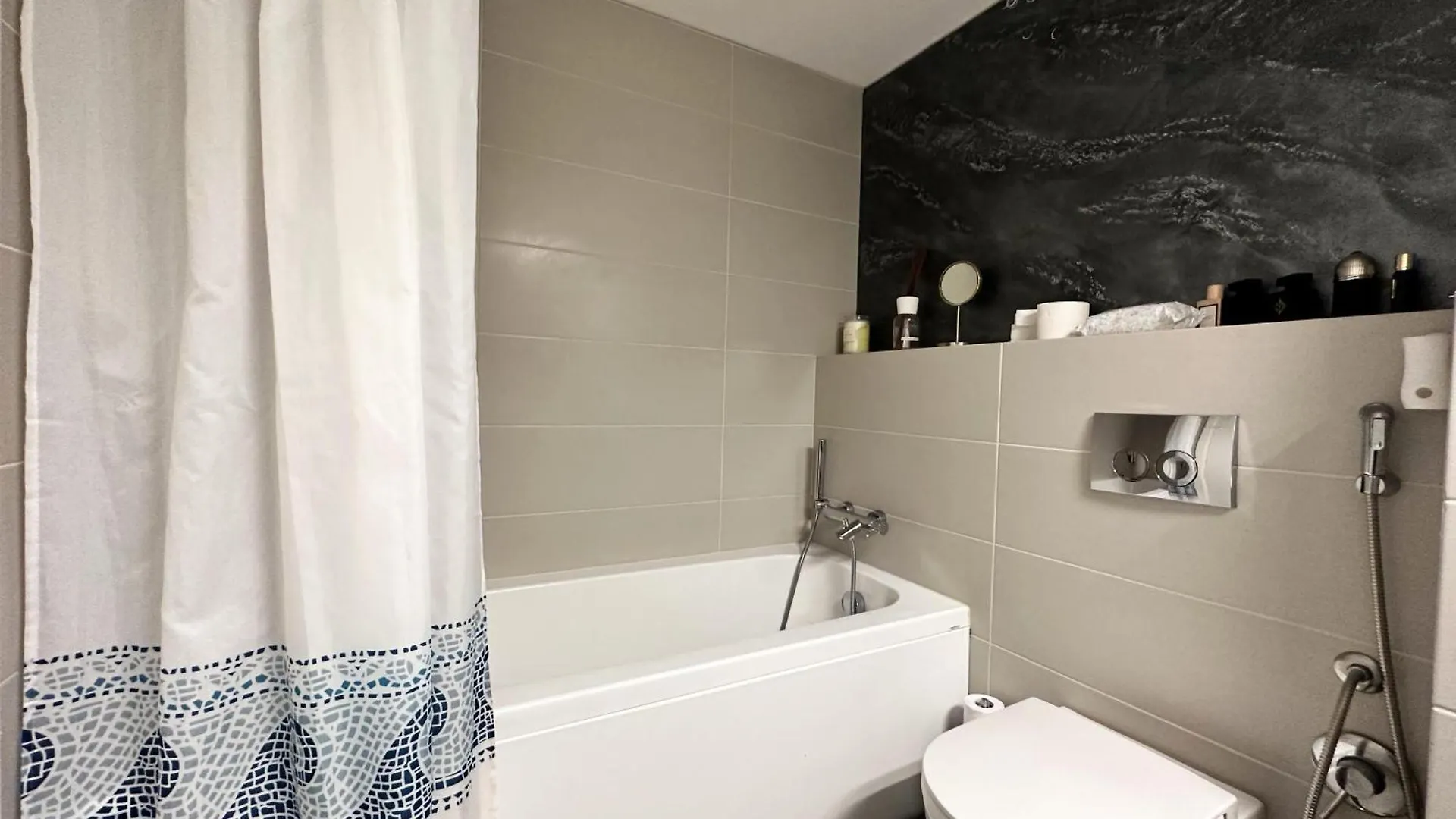 Stunning Apartment Herastrau 3Br Bucharest