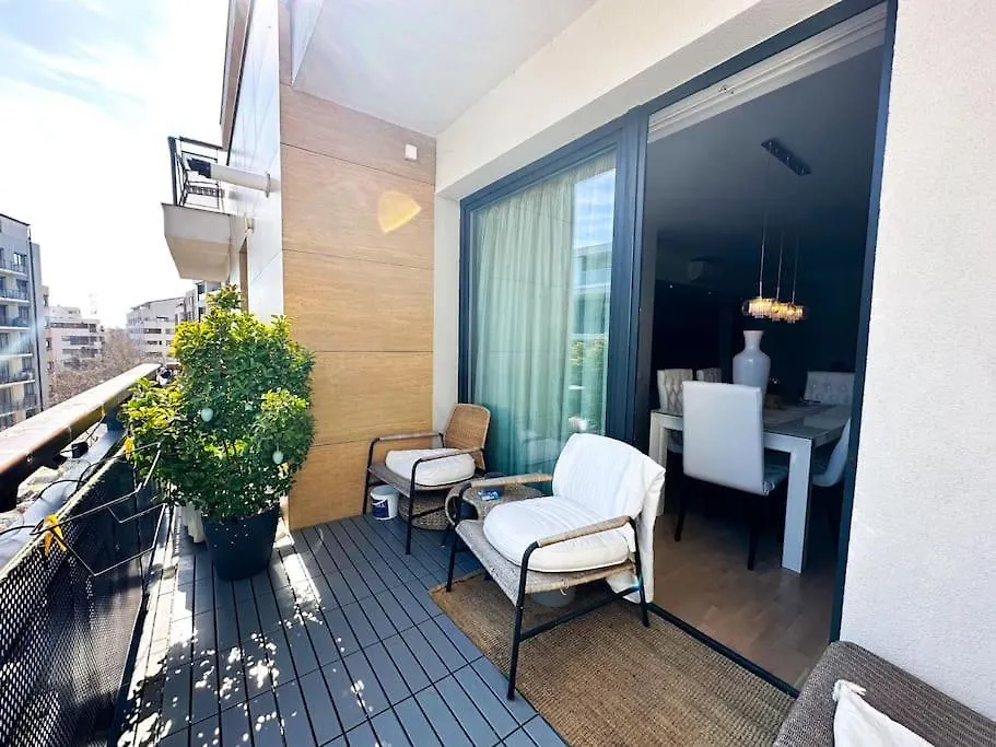 Stunning Apartment Herastrau 3Br Bucharest